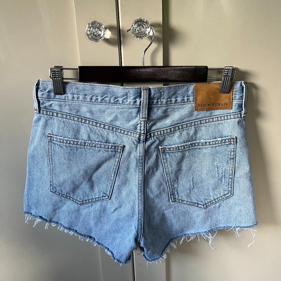 The Yoko Hi-Rise Micro Jean Short | Denim Forum (Aritzia) - Picture 6 of 6